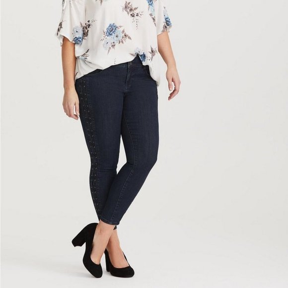 Plus Size 26 Torrid Jegging Jeans Dark Wash side lace-up Womens stretchy - Picture 1 of 7